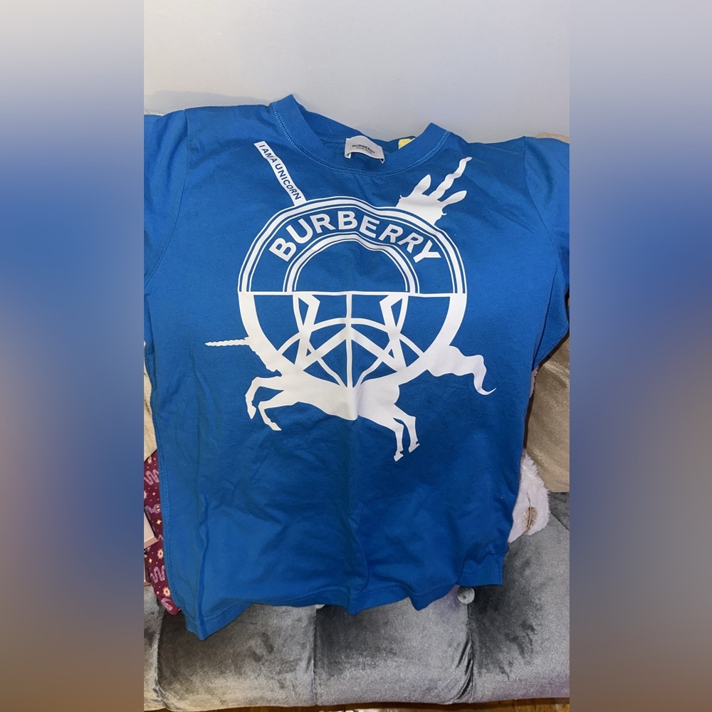 Burberry tshirt size 14years